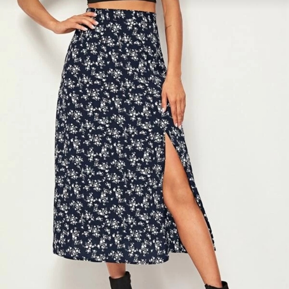 Shein floral slip skirt - Picture 1 of 3